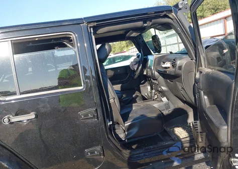 2014 Jeep Wrangler Unlimited Altitude z USA, uszkodzony, nr VIN 1C4BJWEG6EL261430